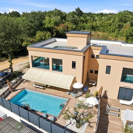 Villa Modern Marlea In By Istrabook *