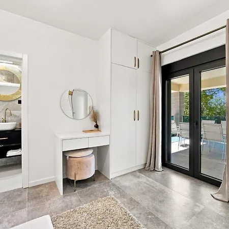 Modern Marlea In By Istrabook Villa Porec