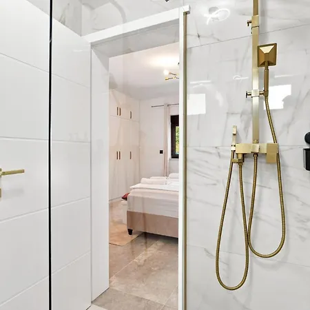 Modern Marlea In By Istrabook Villa *